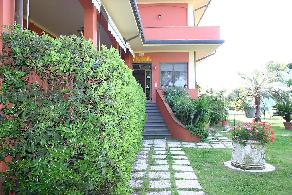 Hotel Le Rotonde Massaciuccoli 3*,  İtalya