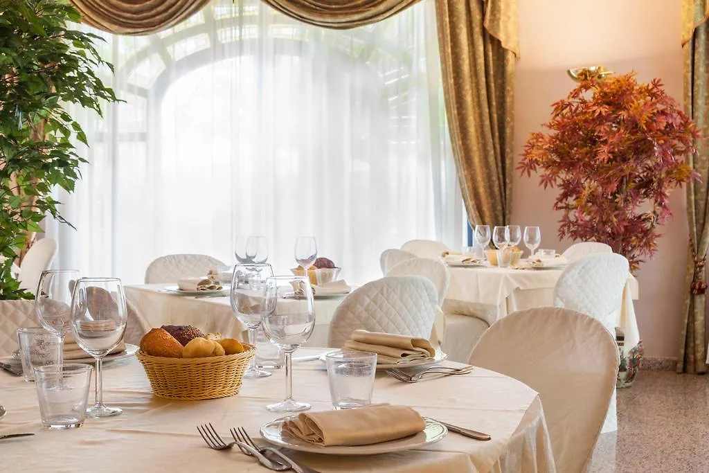 Hotel Le Rotonde Massaciuccoli 3*,  İtalya